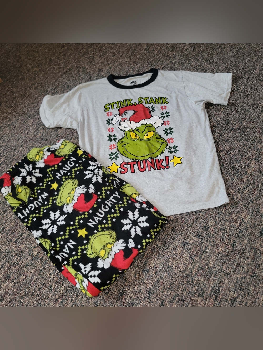 Dr. Seuss Grinch Pajama Set - White, Black, Green, Red